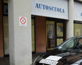 AUTOSCUOLE: PROTESTA INTRODUZIONE IVA, SALTA 50 PER CENTO ESAMI GUIDA