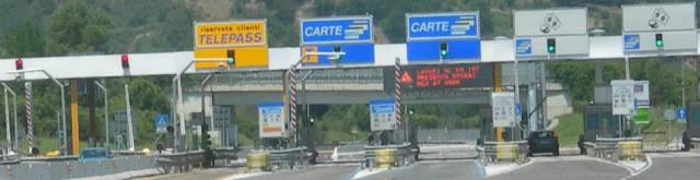 STRADA DEI PARCHI: LAVORATORI IN RIVOLTA PER TAGLI E AUTOMAZIONE DEI CASELLI