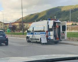 L’AQUILA: AUTOVELOX SU VIALE CORRADO IV, AUTOMOBILISTI, ”CARTELLO NON VISIBILE A TUTTI”