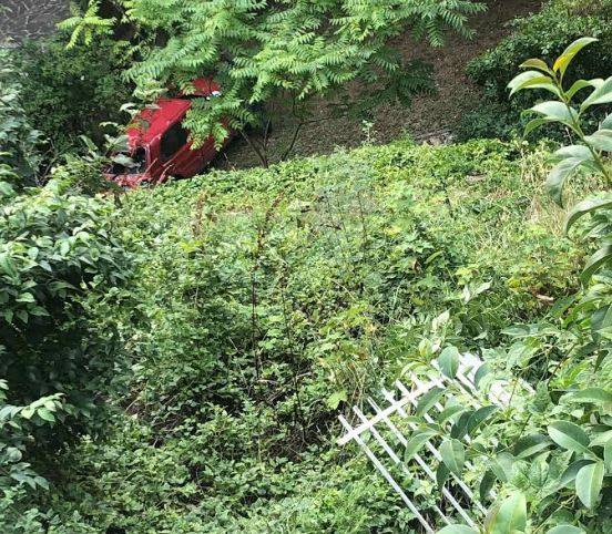 L’AQUILA: AUTO PRECIPITA DA SCARPATA IN VIA STRINELLA, MUORE DONNA 85ENNE A BORDO