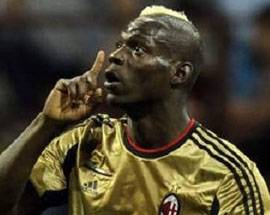 MILAN CONTESTATO A FIRENZE, SFIORATA RISSA BALOTELLI-ULTRA’