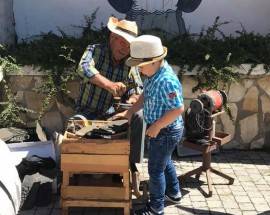 A LEZIONE CON I NONNI: A SANTE MARIE ”C’ERA UNA VOLTA UN ANTICO MESTIERE”