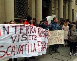 BANCHE: RISPARMIATORI BEFFATI IN CORTEO A RIGNANO SULL’ARNO