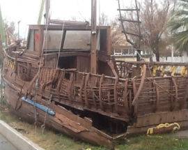 BARCA DI CAPITAN UNCINO VERSO LA DEMOLIZIONE, COLLETTA PER SALVARLA