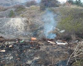 BARISCIANO: A FUOCO DISCARICA ABUSIVA, ESPOSTO ALLA FORESTALE