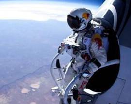 BAUMGARTNER, L’UOMO VOLANTE SBANCA ANCHE YOUTUBE