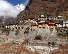GRAZIE AD ALPINISTI TERAMANI RICOSTRUITO IL TEMPIO DI BEDING SULL’HIMALAYA