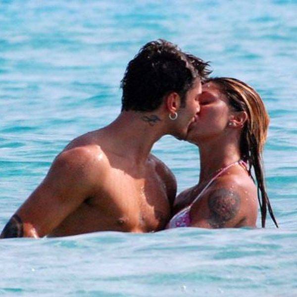 BELEN E STEFANO: ALTRO CHE CRISI, BACI HOT A FORMENTERA