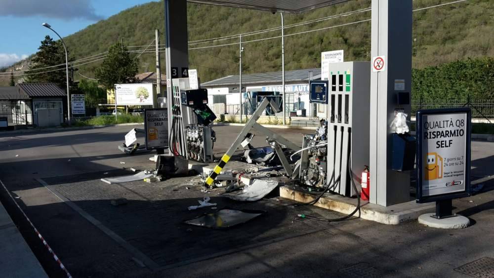 L’AQUILA: DISTRUTTO BENZINAIO CERMONE PER RUBARE CASSA SELF
