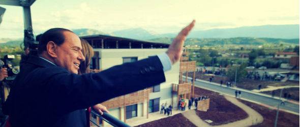 ”A L’AQUILA DA EROI CON BERTOLASO”, RIECCO BERLUSCONI, ”BALCONE? E’ SU!”