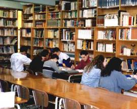 PESCARA: OCCUPA PER PROTESTA DEPOSITI CHIUSI BIBLIOTECA