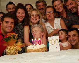L’AQUILA: NONNA BICE COMPIE 100 ANNI, FESTA GRANDE CON FIGLI, NIPOTI E PRONIPOTI