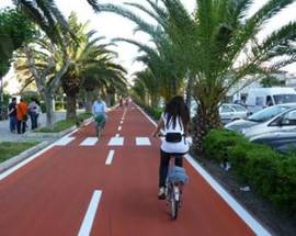 PESCARA: ‘CHIUSO PER BICI’, RIVIERA PRESA D’ASSALTO DA CICLISTI E PEDONI