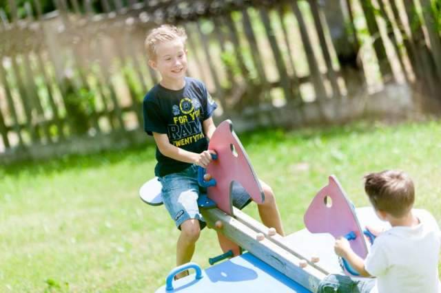 CORONAVIRUS: IN STRADA CON BICI E MONOPATTINI, IN SPAGNA OGGI BAMBINI LIBERI