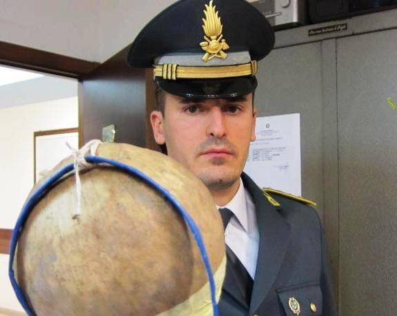A NAPOLI BOTTI DA ‘FINE DEL MONDO’, SEQUESTRATE LE ”BOMBE MAYA”