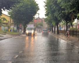 L’AQUILA: ”BOMBA” D’ACQUA IN ZONA OVEST, STRADE ALLAGATE