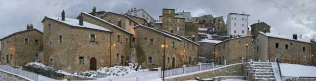 LA SECONDA VITA DI BORGO TUFI, DA PAESE ”FANTASMA” AD ALBERGO DIFFUSO