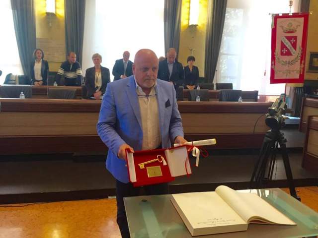 MARCO PANNELLA CITTADINO ONORARIO DI TERAMO, BRUCCHI GLI CONSEGNA CHIAVE A ROMA