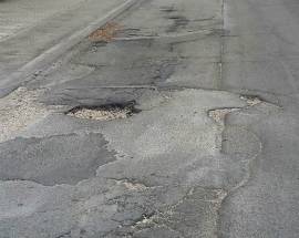 MONTESILVANO: STRADE ”GROVIERA”, LA DENUNCIA DEL CONSIGLIERE RUGGERO