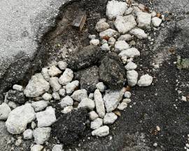L’AQUILA: VIA ”GROVIERA” A SANT’ELIA, ”COMUNE CI IGNORA, OPTIAMO PER IL ‘FAI DA TE”’