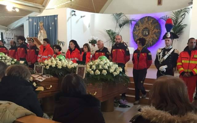 ELICOTTERO CADUTO: FOLLA ALLA CAMERA ARDENTE, PINOTTI FORSE AI FUNERALI