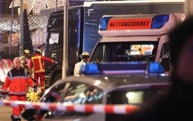 BERLINO: CAMION CONTRO FOLLA FA 12 MORTI, ”PRESUNTO ATTACCO TERRORISTICO”