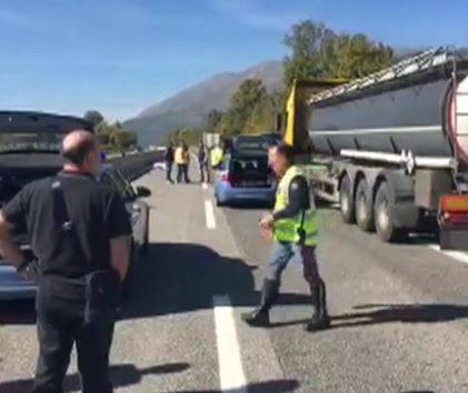CAMIONISTA TRAVOLTO DA ALTRO TIR SU A25 INDAGINI IN CORSO IN ATTESA AUTOPSIA