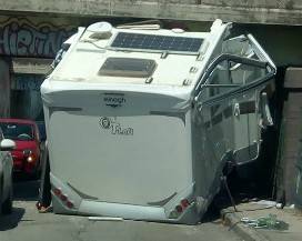 CHIETI SCALO: CAMPER INCASTRATO IN UN SOTTOPASSO, SUL POSTO 115