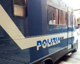 VIOLENZA DI GENERE, ALL’AQUILA TAPPA DEL CAMPER DELLA POLIZIA