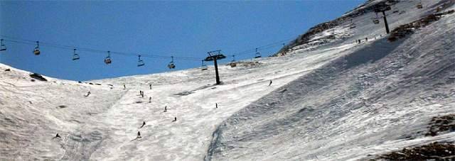 ABRUZZO IMBIANCATO DALLA PRIMA NEVE: – 14 NELLA NOTTE A CAMPO IMPERATORE