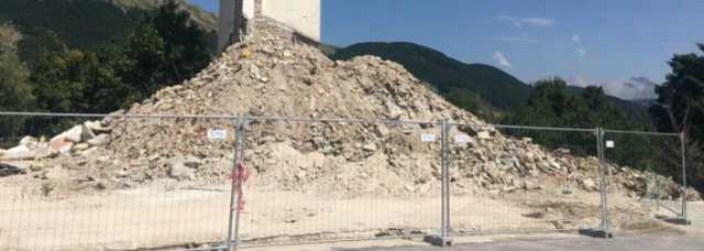 IL GRIDO DEI SINDACI A UN ANNO DAL SISMA,  ”E’ TUTTO FERMO, LA BUROCRAZIA CI UCCIDE”