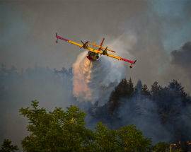 INCENDI NELLA MARSICA: DUE CANADAIR ALL’OPERA