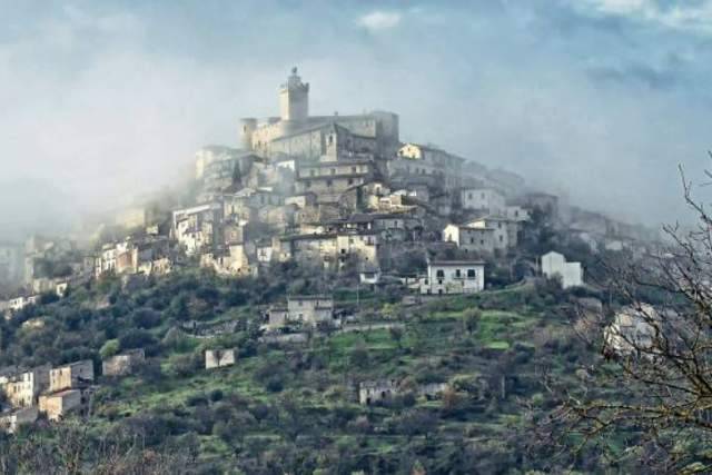 CAPESTRANO: IL 14 APERTURA CASA BABBO NATALE E LOCANDA DEGLI ELFI