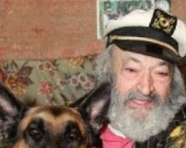 ERA IL CAPITAN FINDUS ITALIANO, ORA VIVE SOLO E IN MISERIA CON IL SUO CANE