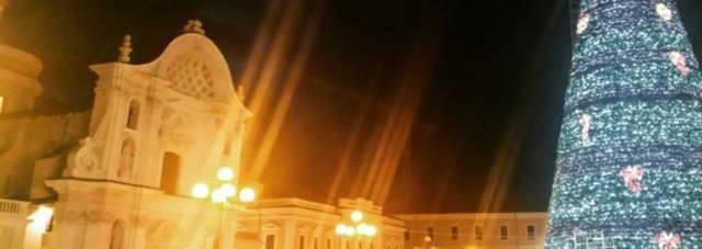 CAPODANNO A L’AQUILA: POCHI LOCALI APERTI E ZERO EVENTI IN CENTRO, ACCUSE AL COMUNE