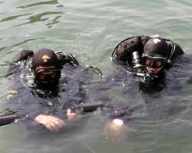 SUB MORTO A BRINDISI, NUCLEO SUBACQUEI PESCARA ANALIZZA CONCREZIONI LUNGO SCAFI