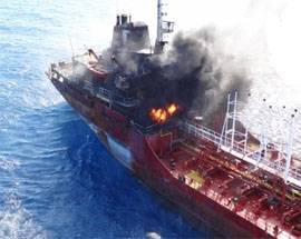 CARGO TURCO INCENDIATO RIMORCHIATO VICINO A ORTONA