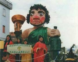 VASTO: SFILATA DI CARRI, MUSICA, GIOCHI E MASCHERINE PER IL CARNEVALE
