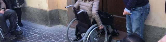 BIMBA NON PUO’ SALIRE SU SCUOLABUS, PETTINARI: ”INTERESSERO’ POLITICHE SOCIALI”