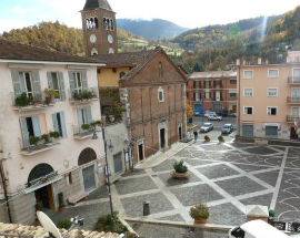 BADANTE MORTA CADENDO DA SCALE, ASSOLTO EX COMPAGNO
