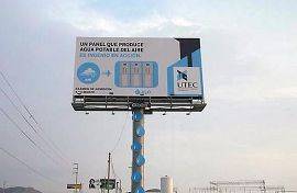 LIMA: CARTELLONE PUBBLICITARIO PRODUCE ACQUA POTABILE