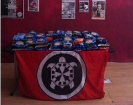 L’AQUILA: CASAPOUND DISTRIBUISCE ALIMENTARI A FAMIGLIE IN DIFFICOLTA’