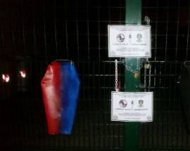 CRISI L’AQUILA CALCIO E RUGBY, CASAPOUND POSIZIONA BARE DAVANTI STADI, ANCE E COMUNE