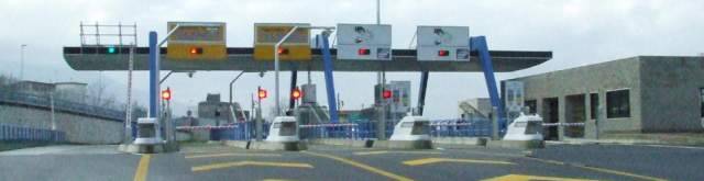 PEDAGGI AUTOSTRADE: STANGATA IN A24-A25, RIVOLTA; PER LA SOCIETA COLPA DEL GOVERNO