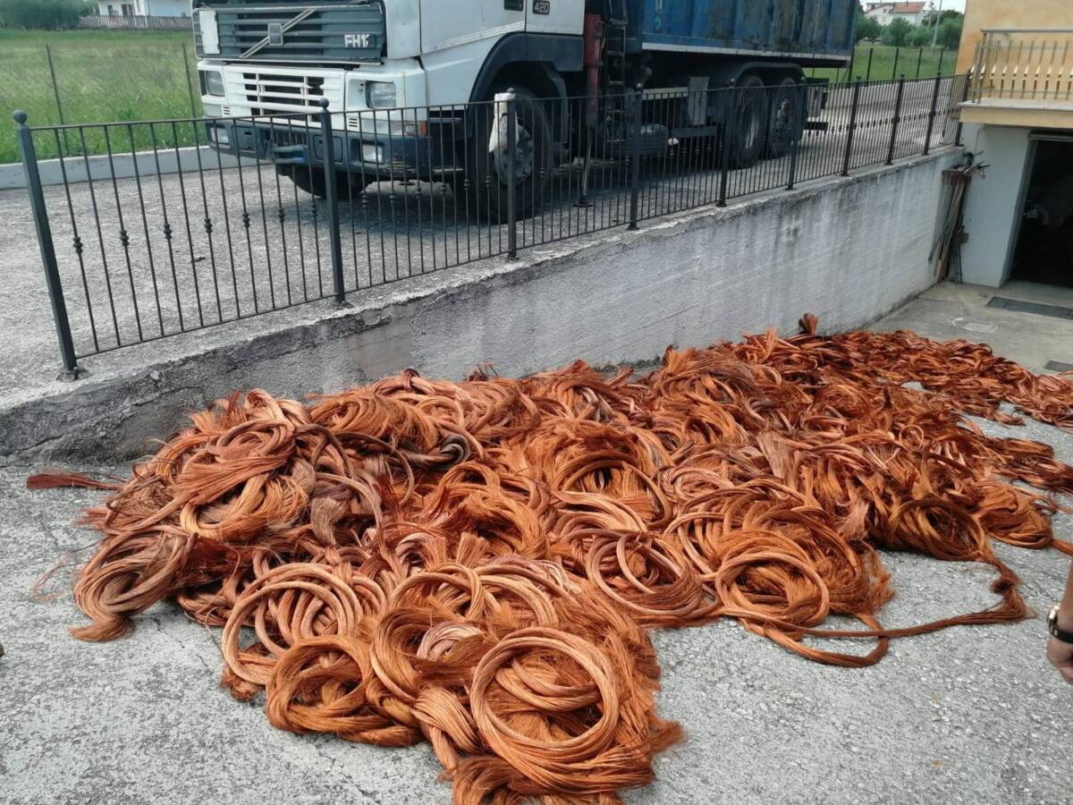 SANT’EGIDIO, MAXI SEQUESTRO DI CAVI DI RAME: DENUNCE E SEQUESTRI