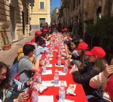 GIORNATA CELIACHIA: A CITTA’ SANT’ANGELO TAVOLO IMBANDITO PER 1500 BAMBINI