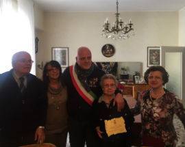 DUE MAESTRE CENTENARIE NATE LO STESSO GIORNO FESTEGGIATE A TERAMO