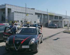 FURTI BANCOMAT CENTI COLELLA E COLONNINA ENI SASSA, SGOMINATA BANDA A L’AQUILA: 2 ARRESTI E 2 DENUNCE