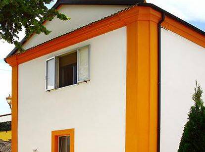 PIANELLA: CENTRO ACCOGLIENZA IMMIGRATI CASTELLANA SOVRAFFOLLATO, SINDACO LO FA SGOMBERARE