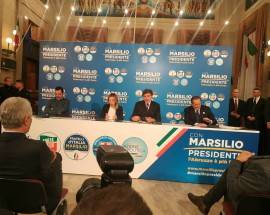 REGIONALI: SALVINI, ”HO PERSO DUE CHILI, MI RIFARO’ CON ARROSTICINI”